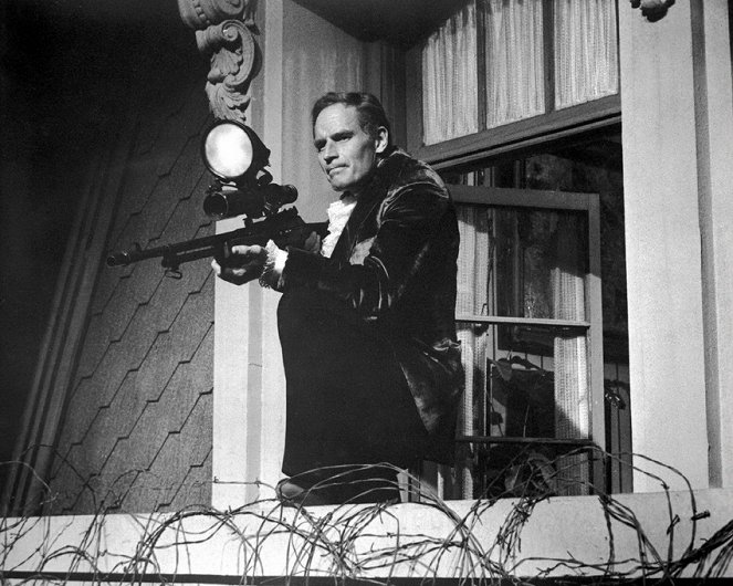Der Omega Mann - Filmfotos - Charlton Heston