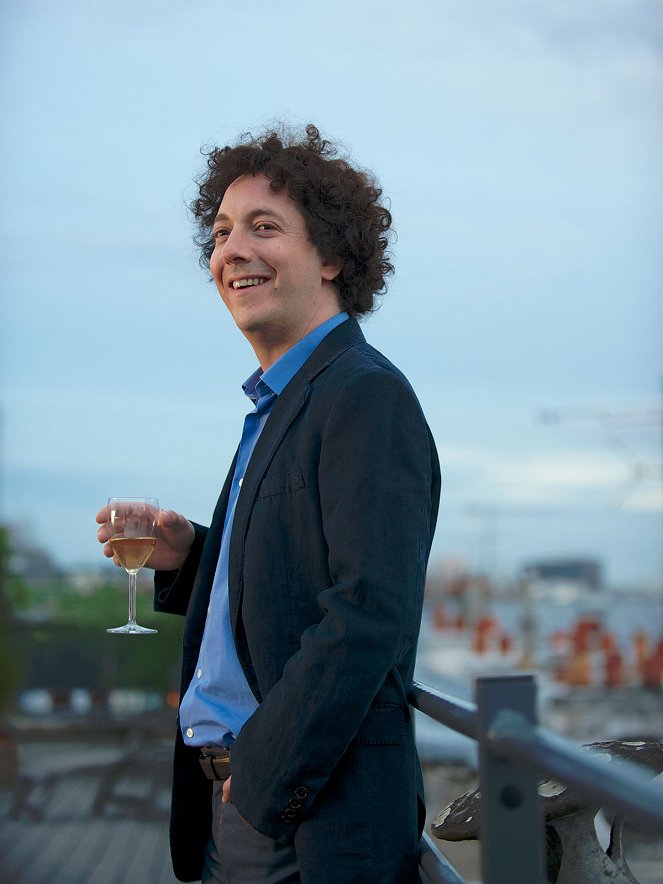 Me, Myself and Mum - Photos - Guillaume Gallienne