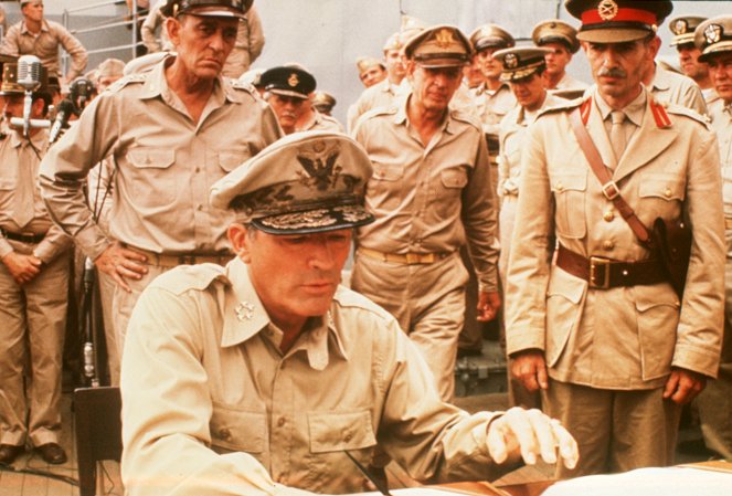 MacArthur - Held des Pazifik - Filmfotos - Gregory Peck