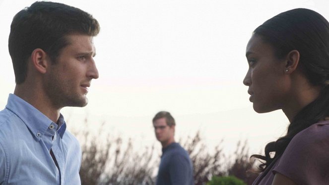 Killer Reality - Do filme - Parker Young, Annie Ilonzeh