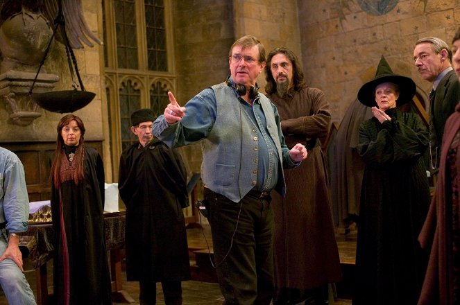 Harry Potter e o Cálice de Fogo - De filmagens - Mike Newell, Predrag Bjelac, Maggie Smith, Roger Lloyd Pack
