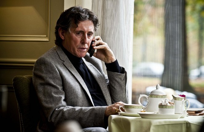 All Things to All Men - Photos - Gabriel Byrne