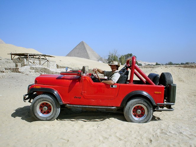 Digging for the Truth - Who Built Egypt's Pyramids? - Photos
