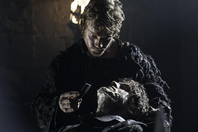 Game of Thrones - The Lion and the Rose - Photos - Alfie Allen, Iwan Rheon