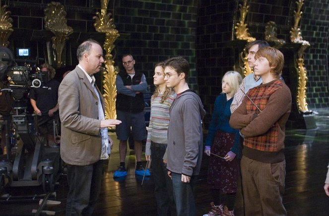Harry Potter és a Főnix rendje - Forgatási fotók - David Yates, Emma Watson, Daniel Radcliffe, Evanna Lynch, Matthew Lewis, Rupert Grint