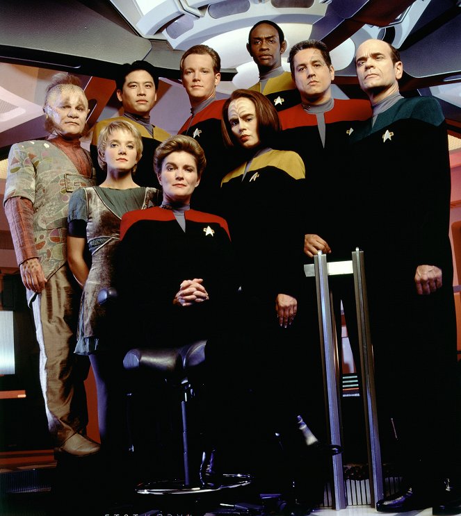 Star Trek: Voyager - Season 2 - Promóció fotók - Ethan Phillips, Jennifer Lien, Garrett Wang, Kate Mulgrew, Robert Duncan McNeill, Roxann Dawson, Tim Russ, Robert Beltran, Robert Picardo