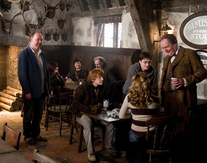 Harry Potter and the Half-Blood Prince - Van de set - David Yates, Rupert Grint, Daniel Radcliffe, Jim Broadbent