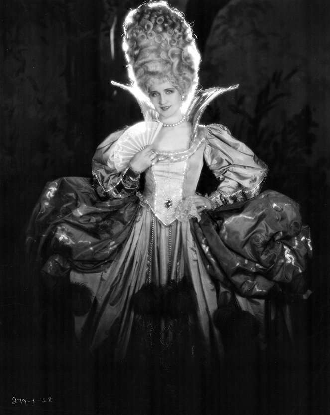 Upstage - De filmes - Norma Shearer
