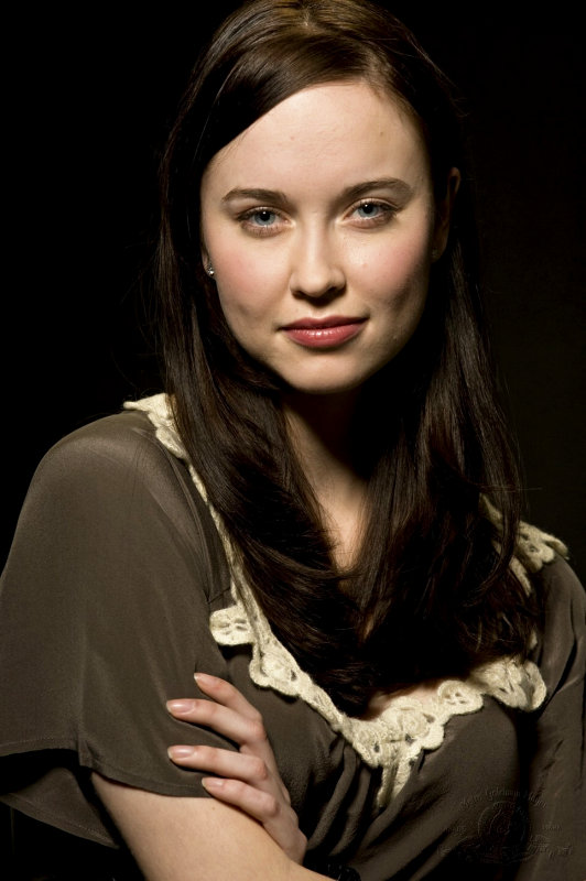 SGU Stargate Universe - Promoción - Elyse Levesque