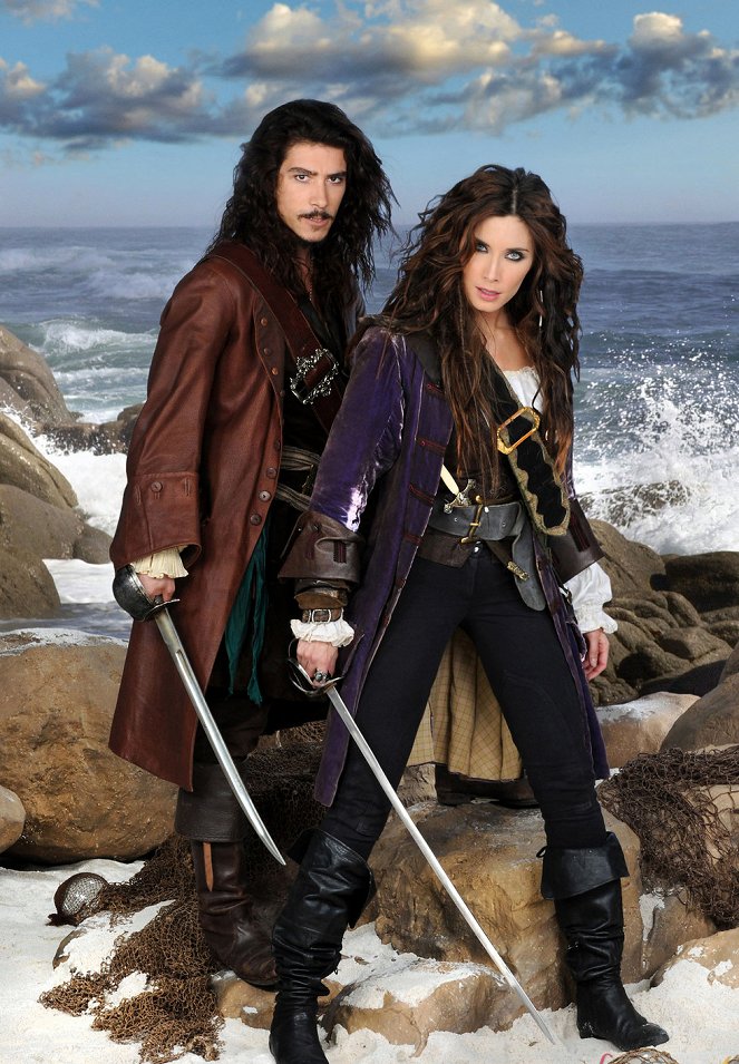 Piratas - Promokuvat - Óscar Jaenada, Pilar Rubio