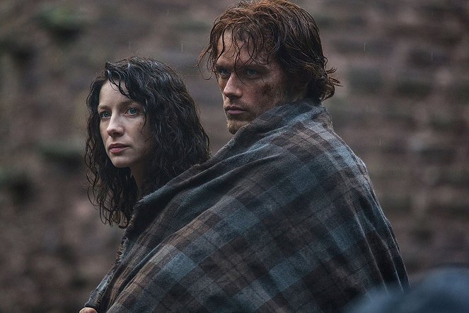 Outlander - Die Highland-Saga - Season 1 - Sassenach - Filmfotos - Caitríona Balfe, Sam Heughan