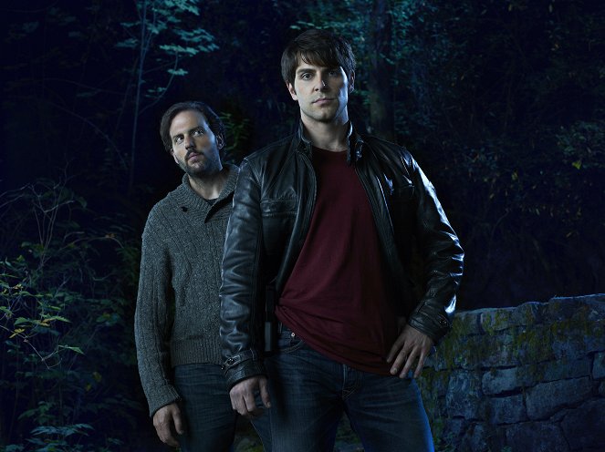 Grimm - Season 1 - Promokuvat - Silas Weir Mitchell, David Giuntoli