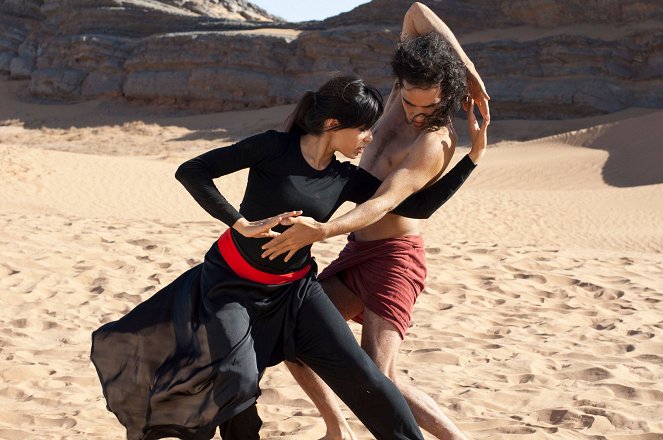 Desert Dancer - Filmfotók - Freida Pinto, Reece Ritchie