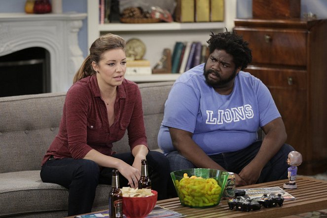 Undateable - Season 1 - Three's a Crowd - Photos - Bianca Kajlich, Ron Funches