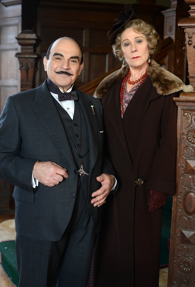 Agatha Christies Poirot - Season 13 - Elefanten vergessen nicht - Werbefoto - David Suchet, Zoë Wanamaker