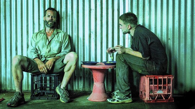 The Rover - Filmfotos - Guy Pearce, Robert Pattinson