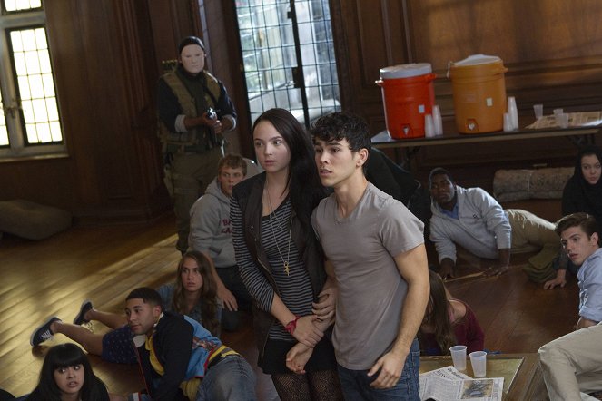 Crisis - If You Are Watching This I Am Dead - Photos - Stevie Lynn Jones, Max Schneider