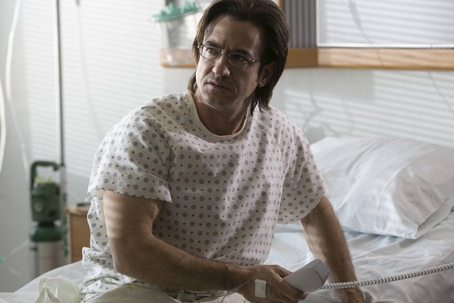 Crisis - This Wasn't Supposed to Happen - Photos - Dermot Mulroney
