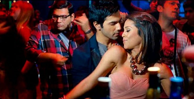 Student of the Year - Film - Varun Dhawan, Sana Saeed