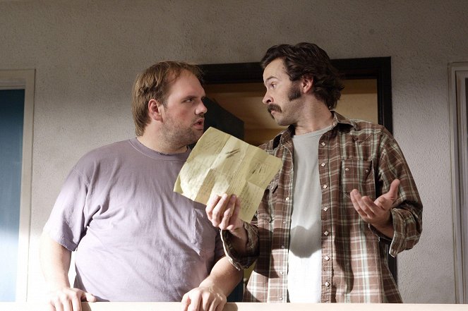 My Name Is Earl - Season 1 - Stole Beer from a Golfer - Photos - Ethan Suplee, Jason Lee