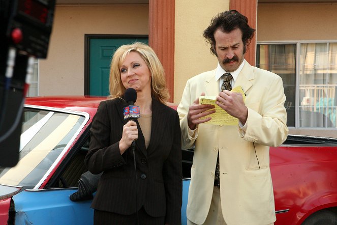 My Name Is Earl - Harassed a Reporter - Photos - Leigh-Allyn Baker, Jason Lee