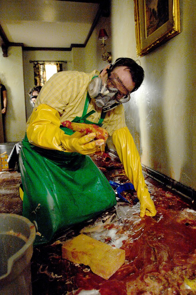Breaking Bad - Season 1 - ...And the Bag's in the River - Photos - Bryan Cranston