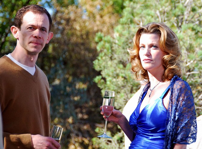 Breaking Bad - Grauzonen - Filmfotos - Adam Godley, Anna Gunn