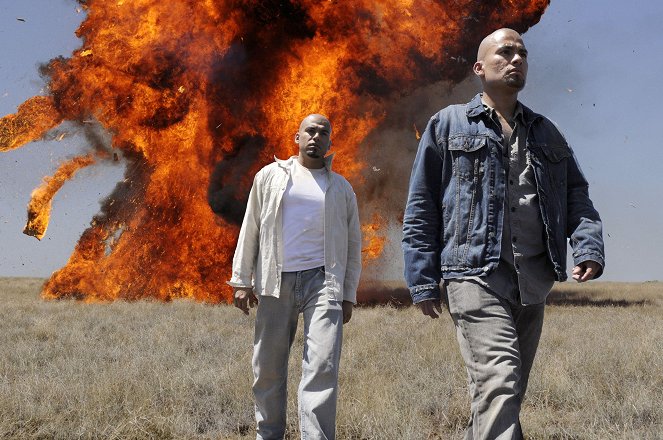 Breaking Bad - Season 3 - No Mas - Filmfotos - Daniel Moncada, Luis Moncada