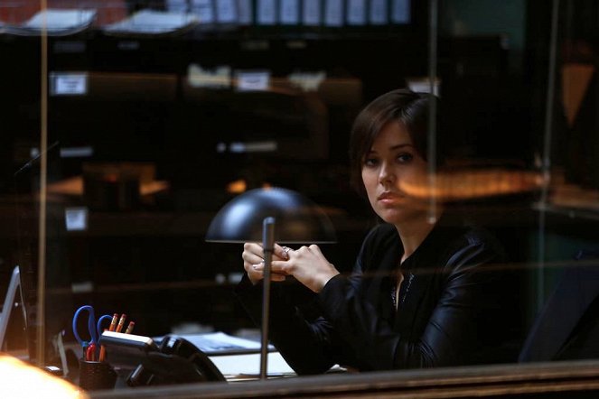 The Blacklist - Wujing (No. 84) - Van film - Megan Boone