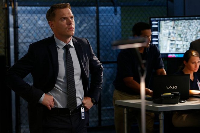 The Blacklist - The Courier (No. 85) - Photos - Diego Klattenhoff