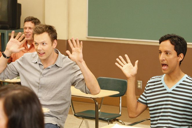 Community - Grundkurs Spanisch - Filmfotos - Joel McHale, Danny Pudi