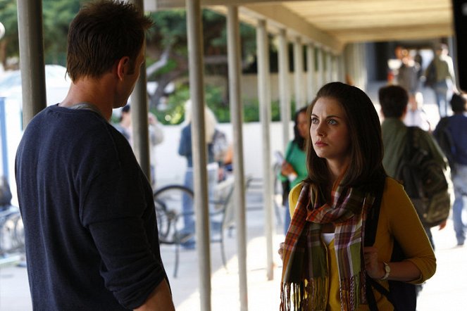 Community - Football, Feminism and You - Photos - Alison Brie