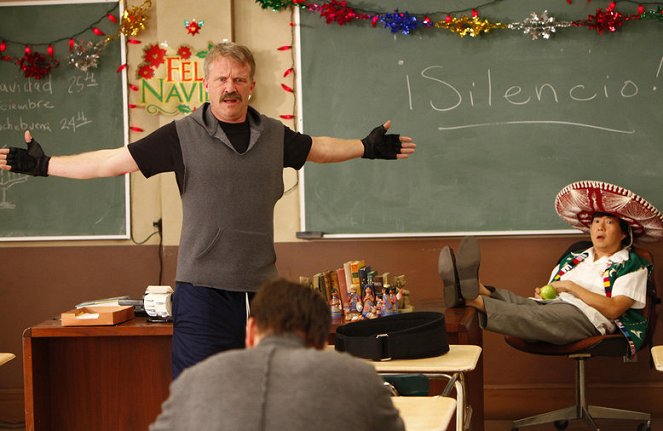 Community - Comparative Religion - Do filme - Anthony Michael Hall, Ken Jeong