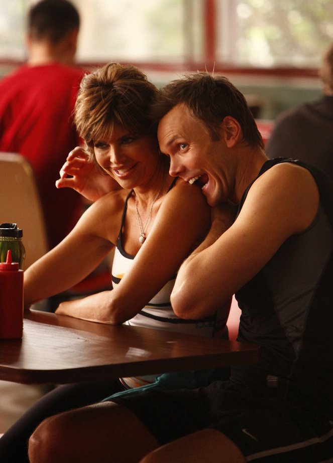 Community - Applied Anthropology and Culinary Arts - Photos - Lisa Rinna, Joel McHale