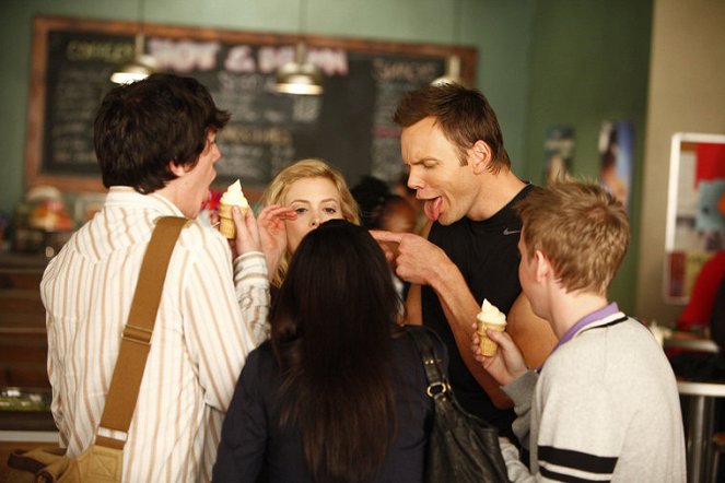 Community - Applied Anthropology and Culinary Arts - De filmes - Joel McHale