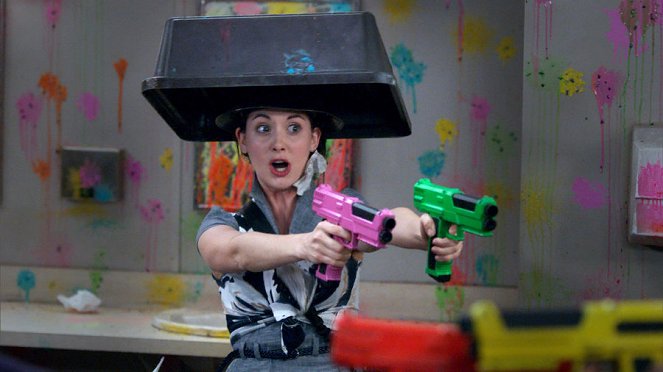 Community - Modern Warfare - Van film - Alison Brie