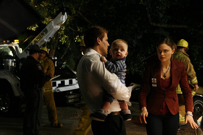 Ossos - The Baby in the Bough - Do filme - David Boreanaz, Emily Deschanel