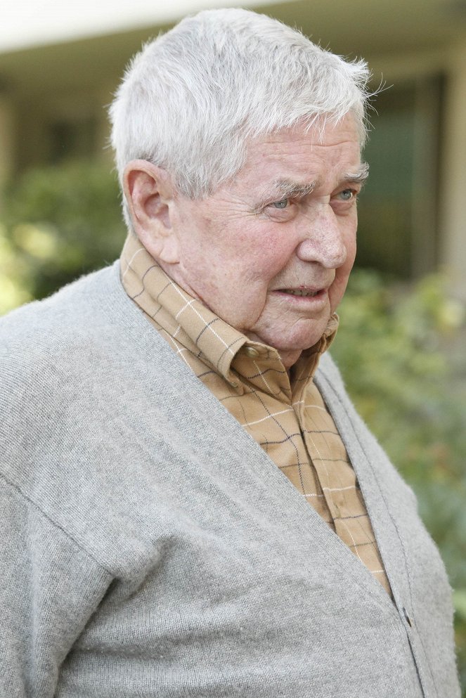 Ossos - The Foot in the Foreclosure - Do filme - Ralph Waite