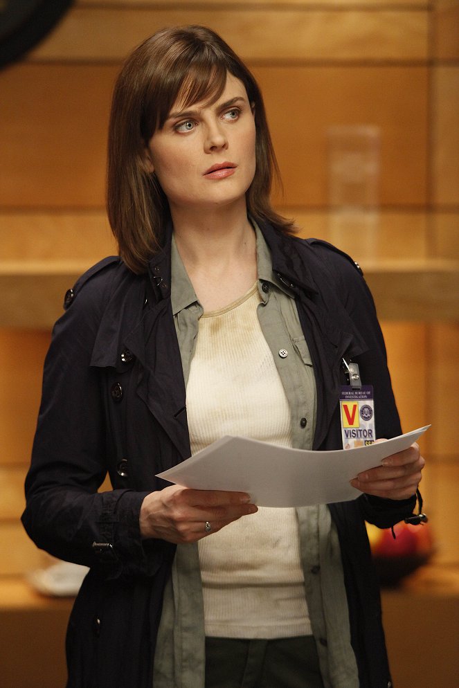 Bones - Season 6 - The Mastodon in the Room - Photos - Emily Deschanel