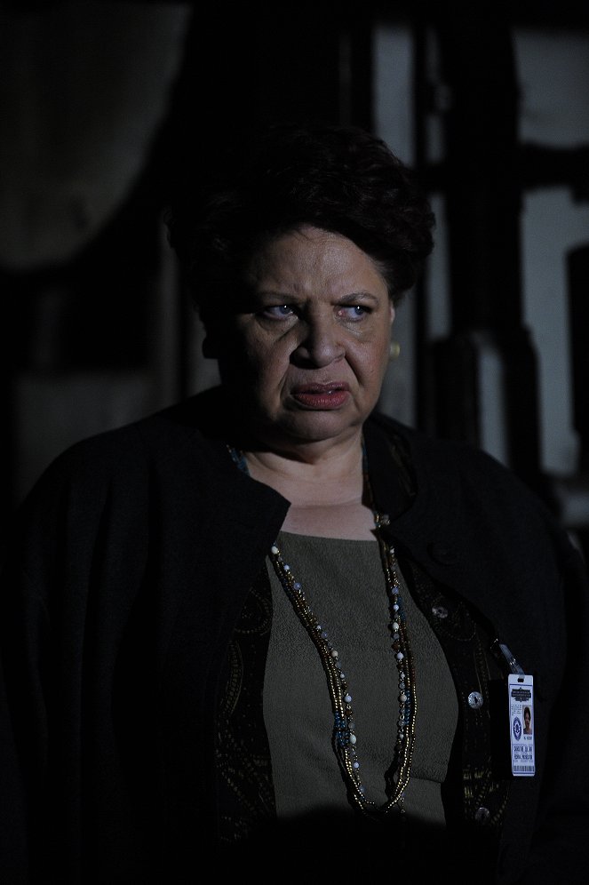 Bones - Season 6 - The Killer in the Crosshairs - Photos - Patricia Belcher