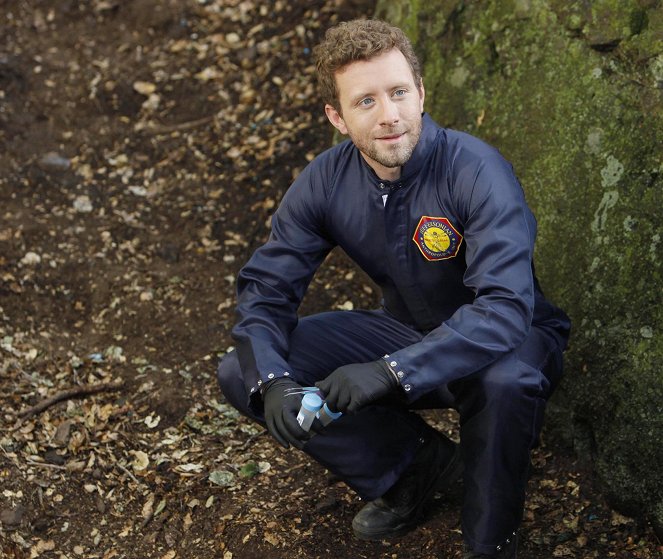 Bones - The Memories in the Shallow Grave - Photos - T.J. Thyne