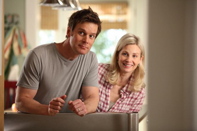 Parenthood - Season 1 - What's Goin' on Down There? - Photos - Peter Krause, Monica Potter