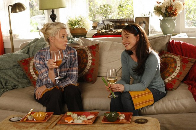 Parenthood - Season 2 - Put Yourself Out There - Photos - Monica Potter