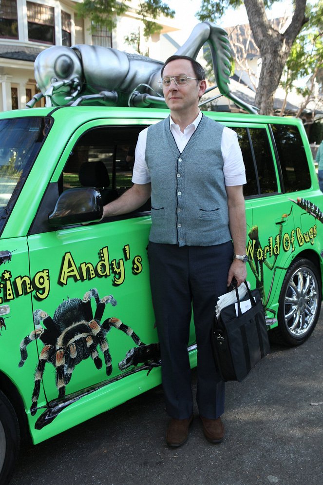 Parenthood - Season 2 - Amazing Andy and His Wonderful World of Bugs - Photos - Michael Emerson