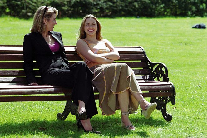 I'll Be There - Filmfotos - Jemma Redgrave, Charlotte Church