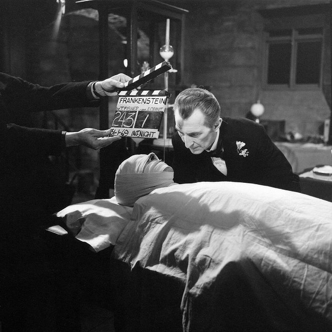 Frankenstein on tuhottava - Kuvat kuvauksista - Peter Cushing