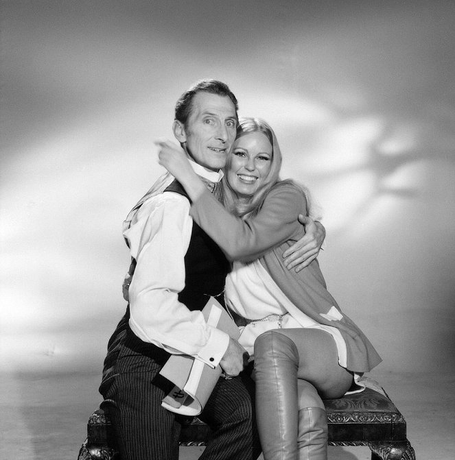 Frankenstein on tuhottava - Kuvat kuvauksista - Peter Cushing, Veronica Carlson