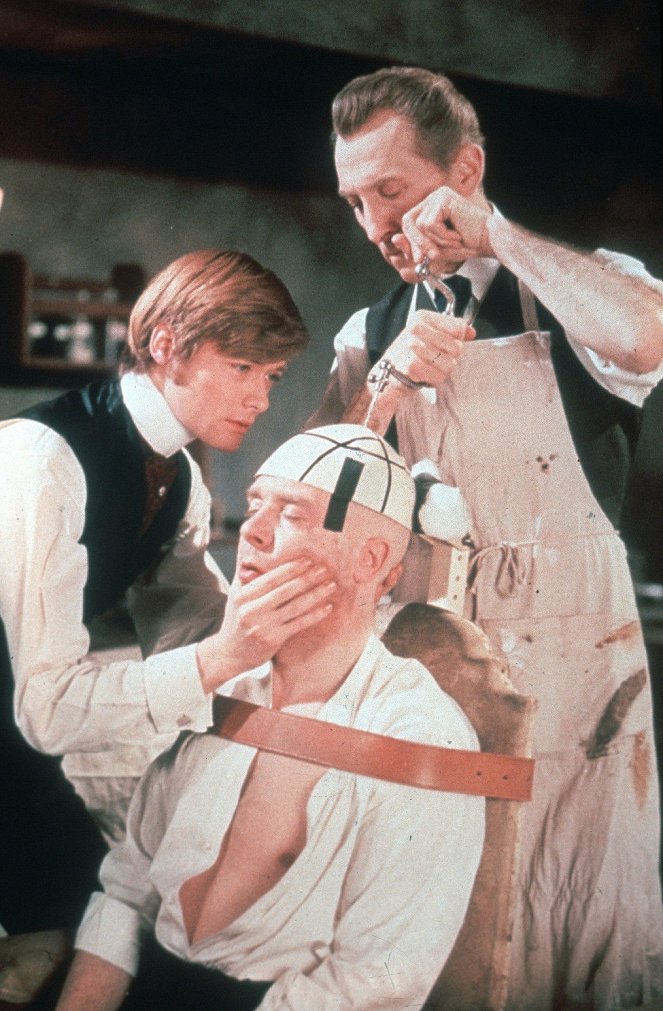 El cerebro de Frankenstein - De la película - Simon Ward, Peter Cushing