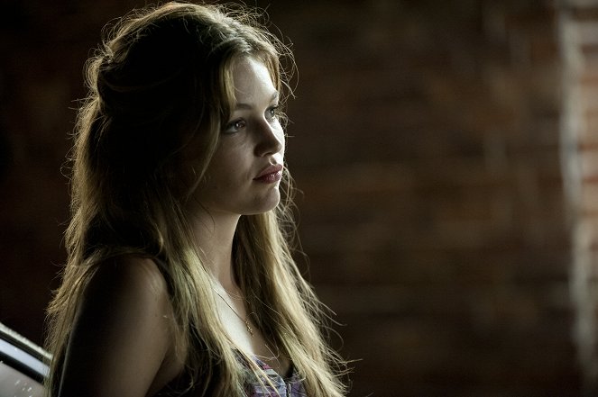 True Detective - Haunted Houses - Photos - Lili Simmons
