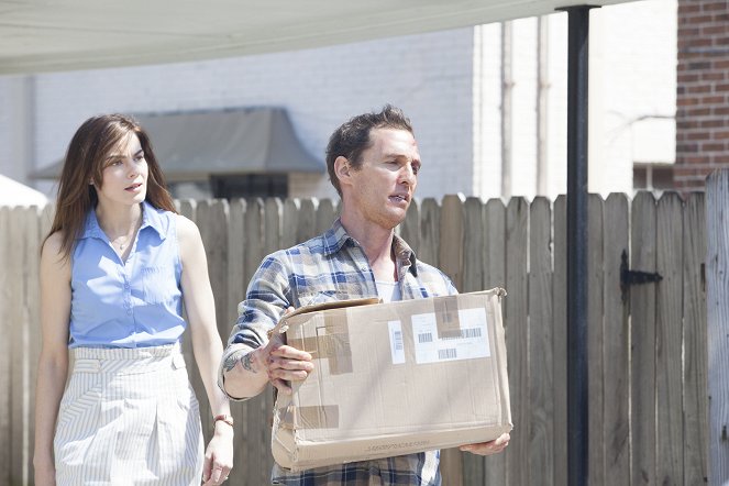 True Detective - Season 1 - After You've Gone - Photos - Michelle Monaghan, Matthew McConaughey